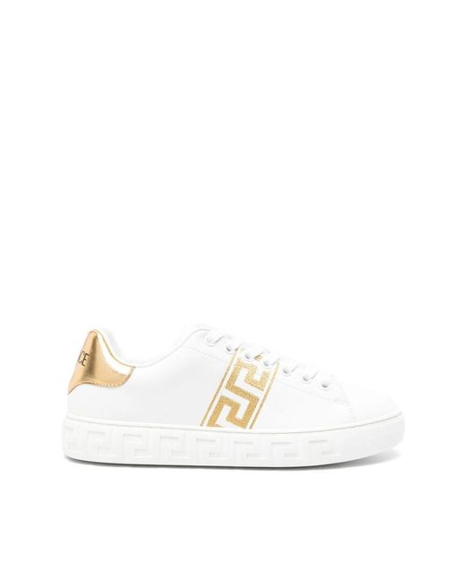 Sneakers con ricamo del logo di Versace in White