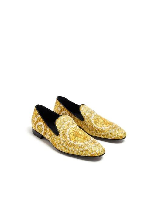 Versace Goldfarbene seidensatin slip-on schuhe in Yellow für Herren