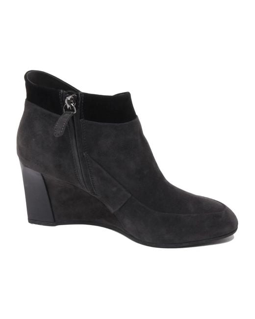 Tod's Black Wedges