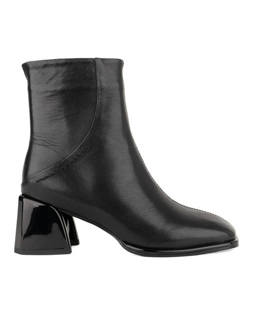 Linda Baumann Black Heeled Boots