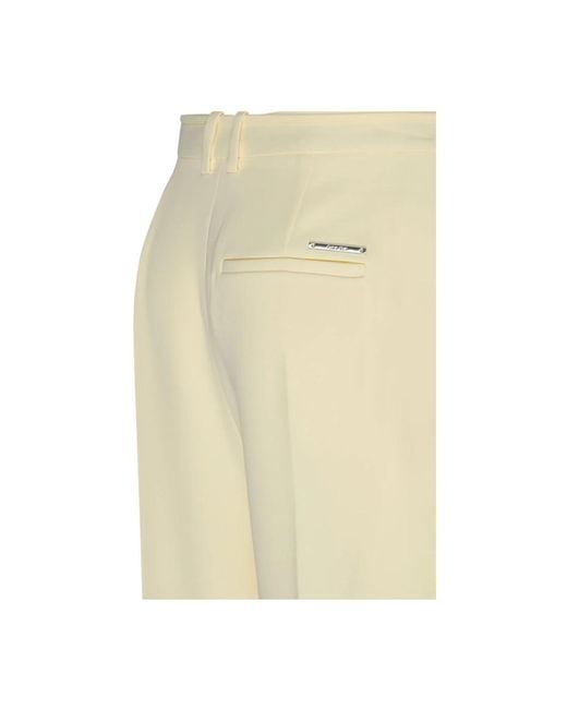 Calvin Klein Natural Gelbe twill-shorts mit falten-detail
