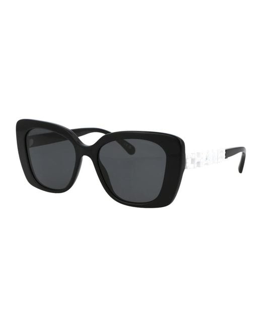 Chanel Black Stylische sonnenbrille mit einzigartigem design