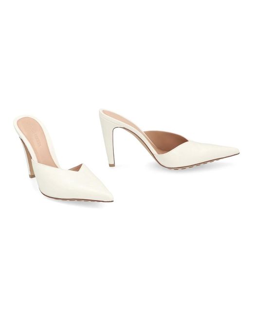 Bottega Veneta White Spitze Zehen Ledermules