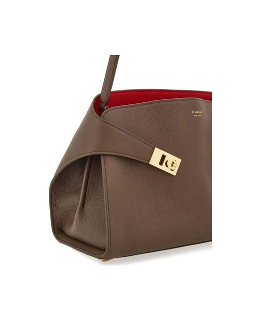 Handbags Ferragamo de color Brown
