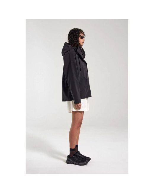 Stutterheim Blue Matte Regenmantel Mit Eleganter Silhouette