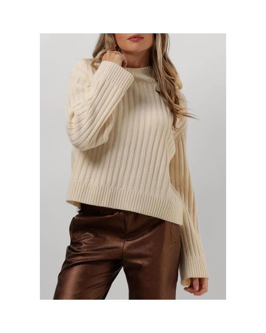 Modström Truien & Vesten ,Geribbelde T-Neck Trui in het Brown