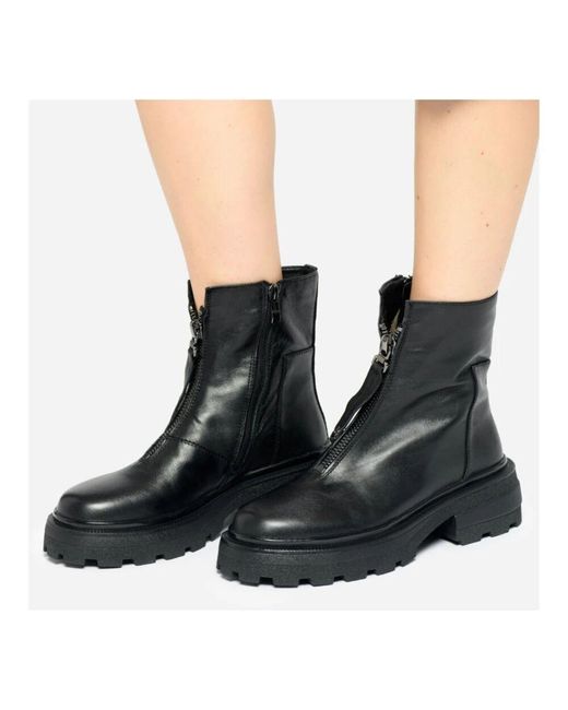 Ankle Boots di CESARE GASPARI in Black