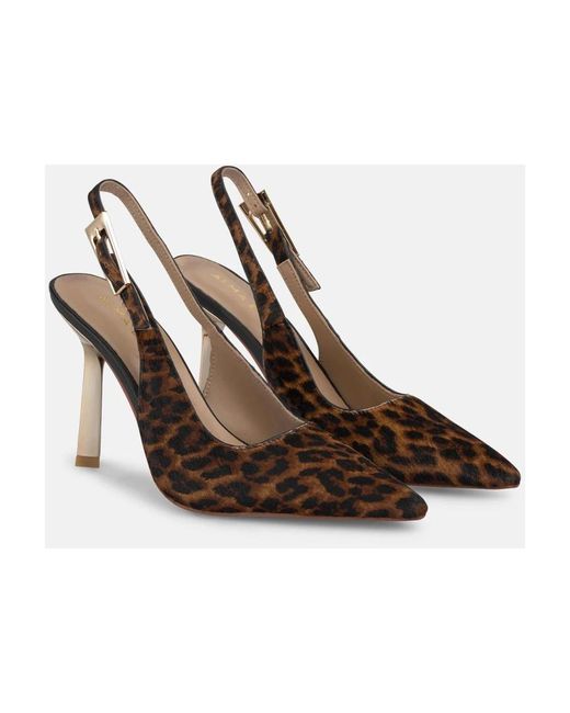 Alma En Pena. Brown Pumps