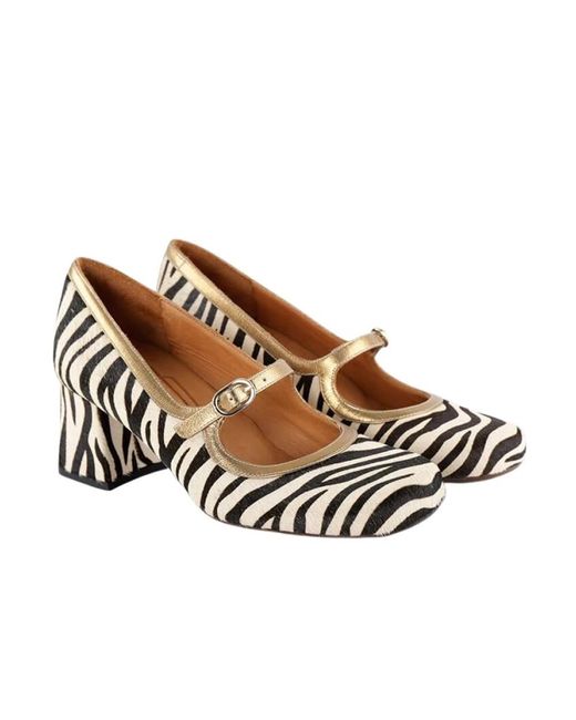 Chie Mihara Loafers in het Brown