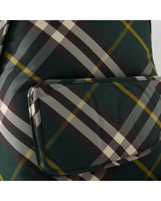 Bags > backpacks Burberry pour homme en coloris Green