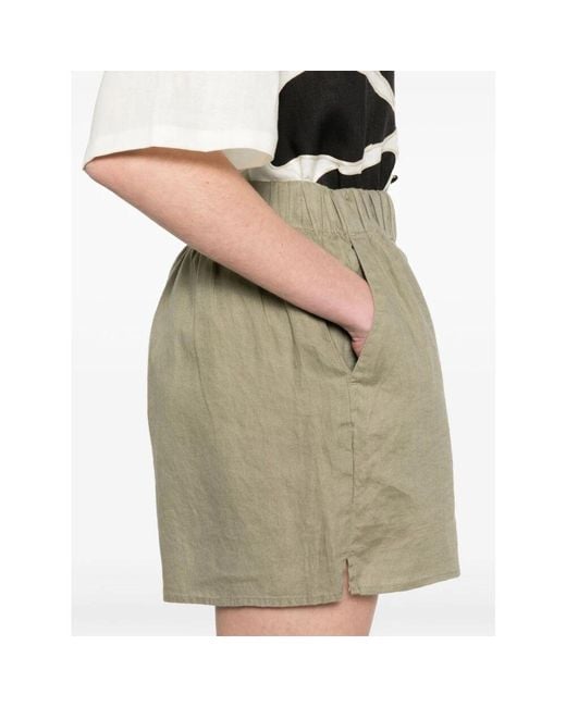 Closed Natural Grüne Shorts Mit Elastischem Bund Und Hoher Taille