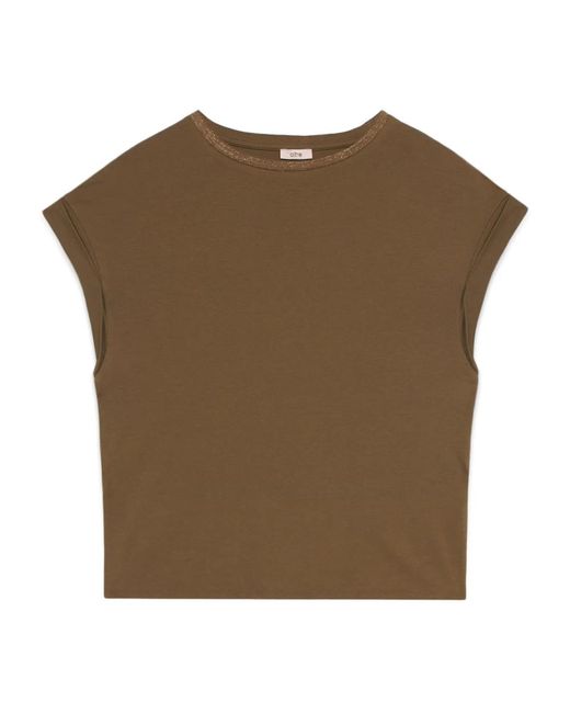 T-Shirts di Oltre in Brown
