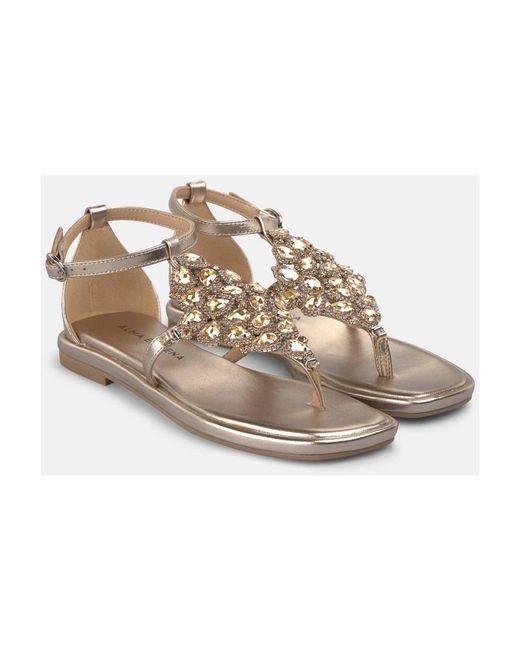 Alma En Pena. Brown Flat Sandals