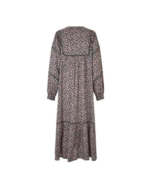 Midi Dresses Lolly's Laundry en coloris Gray