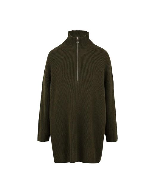 Turtlenecks Not Shy de color Green