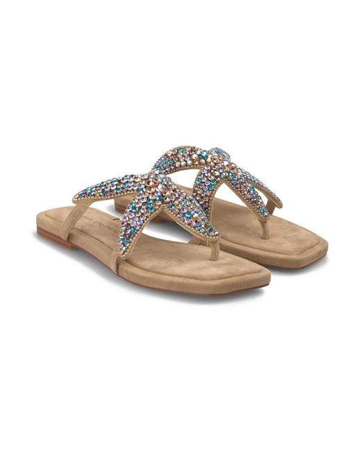 Alma En Pena. Brown Flip Flops
