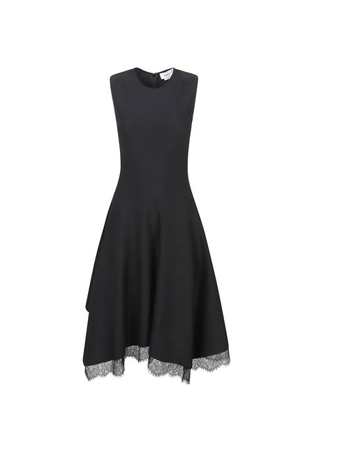 Midi Dresses McQueen de color Black