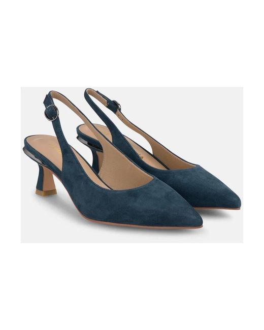 Alma En Pena. Blue Pumps
