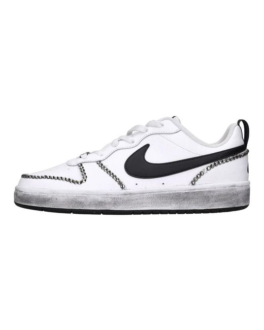 Seddy's White Sneakers