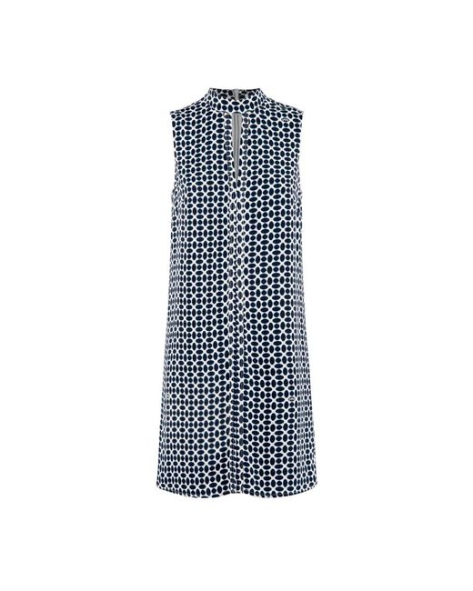 Nenette Abito in het Blue