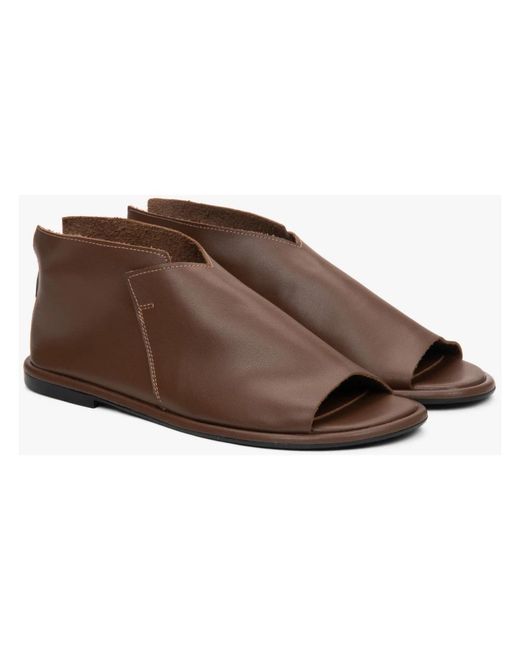 ESTRO Brown Flat Sandals