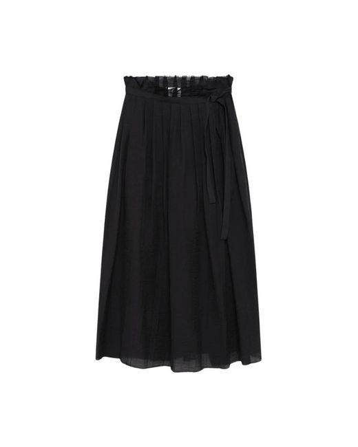 Maxi Skirts Alpha Studio de color Black