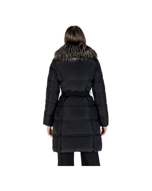 Parkas Guess de color Black