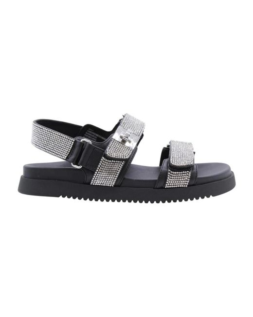 Flat Sandals di Steve Madden in Black