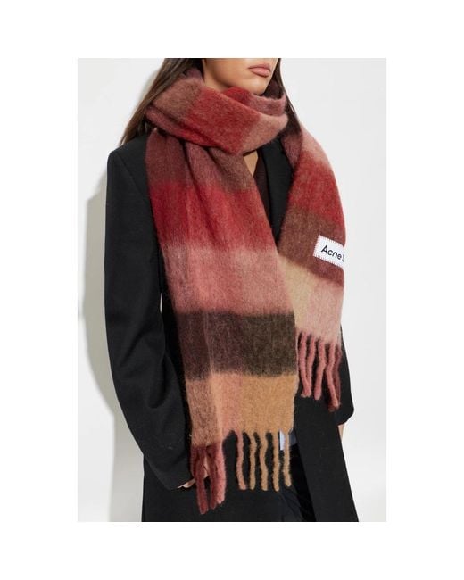 Winter Scarves di Acne in Red