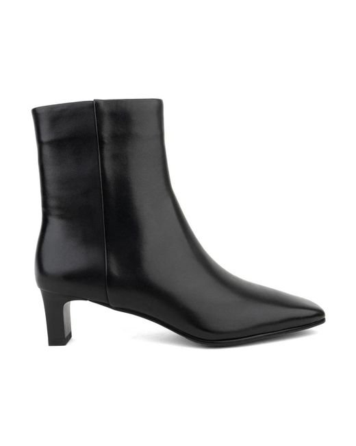 Linda Baumann Black Heeled Boots