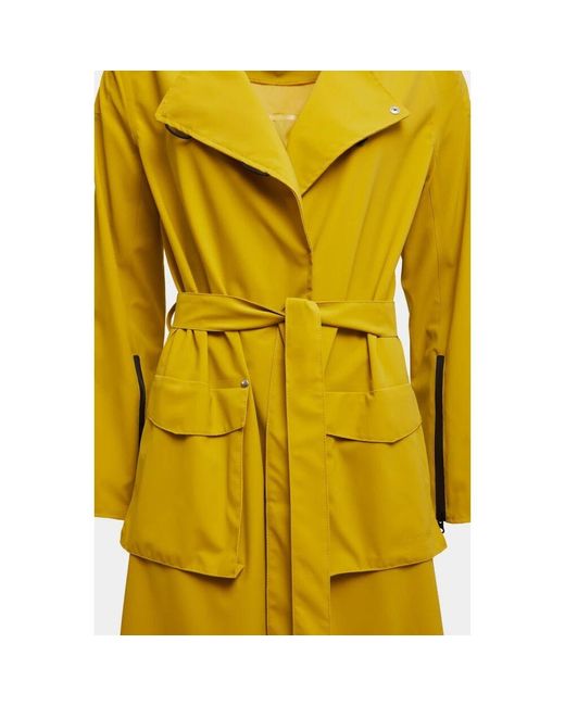 Stutterheim Yellow Matte trenchcoat mit modernem design