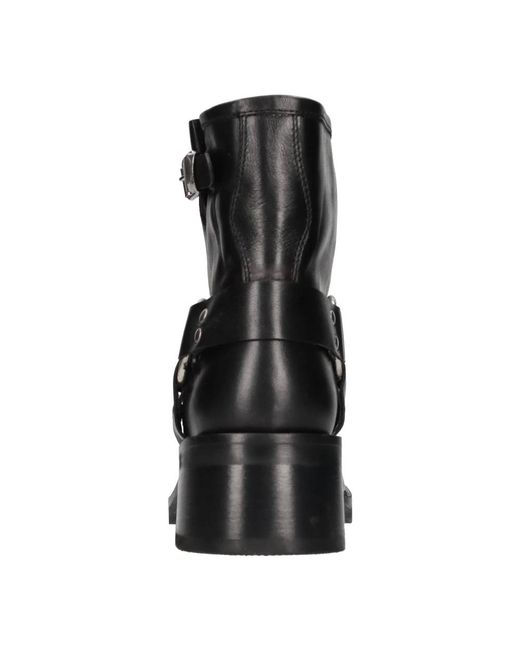 Lemarè Black Heeled Boots