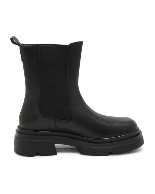 Emanuélle Vee Black Chelsea Boots