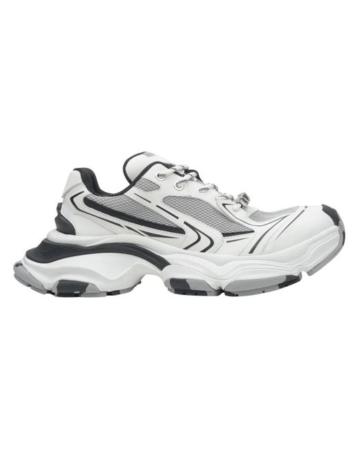 ESTRO White Sneakers