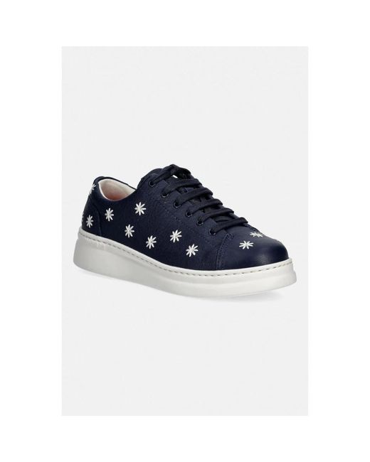 Camper Runner Up in het Blue
