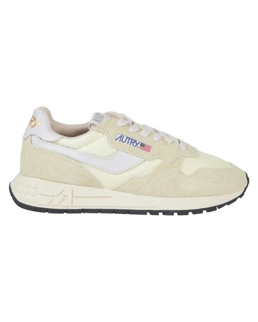 Autry Flat Schoenen in het White