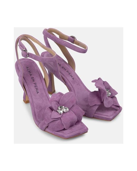 Alma En Pena. Purple Sandalette Mit Blume