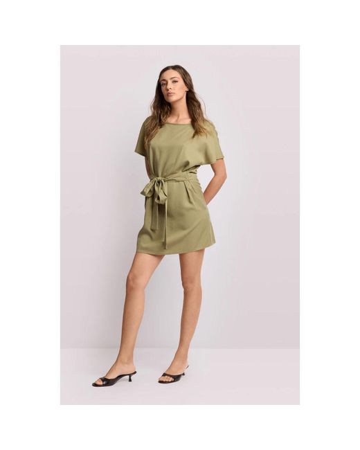 Kocca Kleedjes ,Groen ,Casual Korte T-Shirt Jurk in het Green