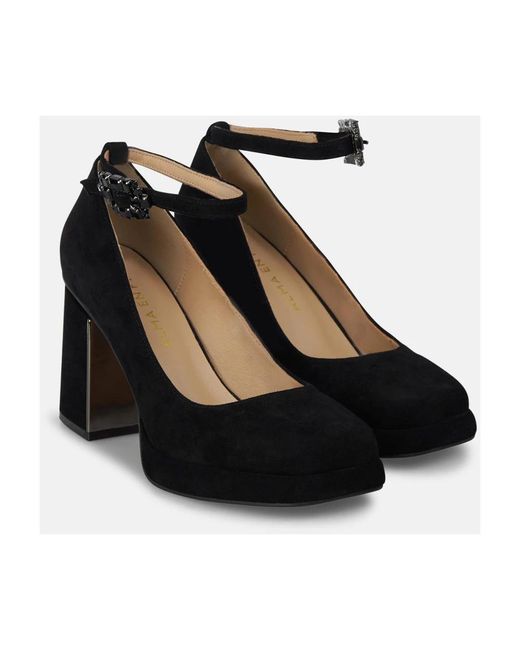 Alma En Pena. Black Pumps