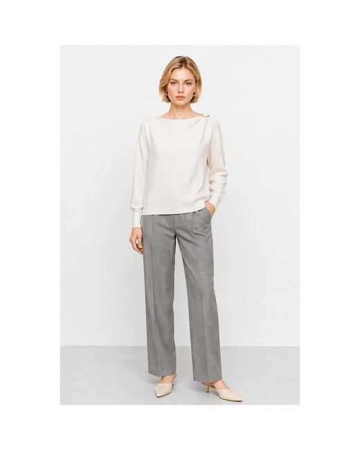 Kocca White Bluse Mit Rundhalsausschnitt Und Schulterbrosche