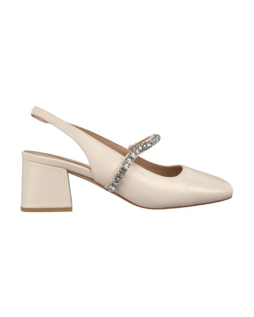 Pumps Alma En Pena. de color White