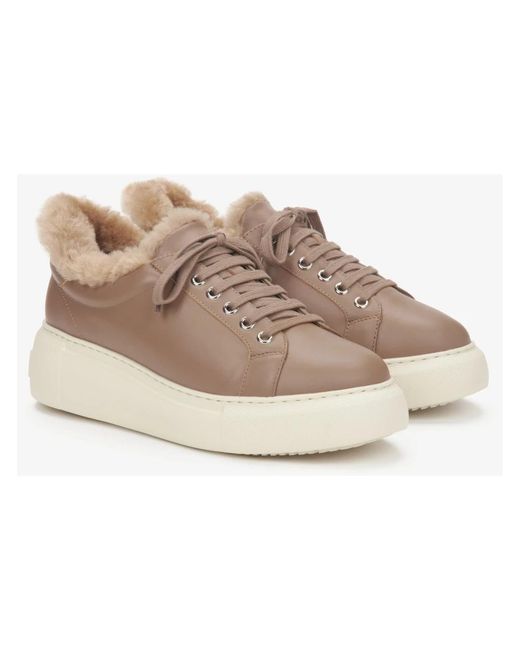 ESTRO Natural Sneakers