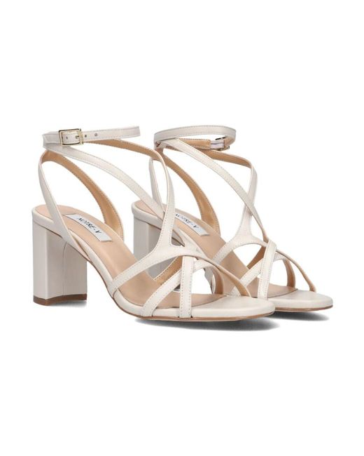 Notre-v Natural Flat Sandalen