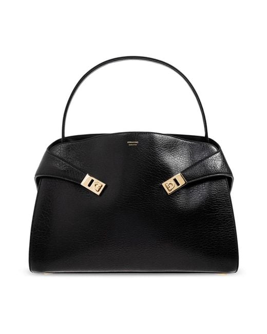 Ferragamo Black Handtasche Umarmung Medium