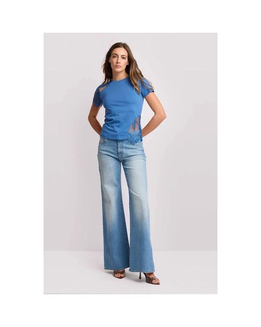 Kocca Tops ,Blauw ,T-Shirt Met Kanten Inzetstukken in het Blue