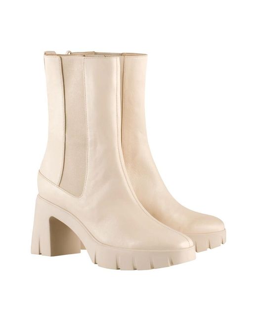 Heeled Boots di Högl in Natural