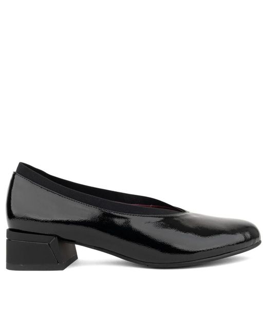 Linda Baumann Black Pumps
