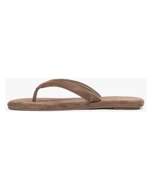 ESTRO Brown Flip Flops