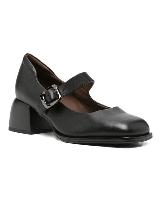 Linda Baumann Black Pumps