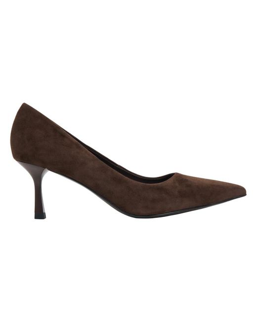 ESTRO Brown Pumps